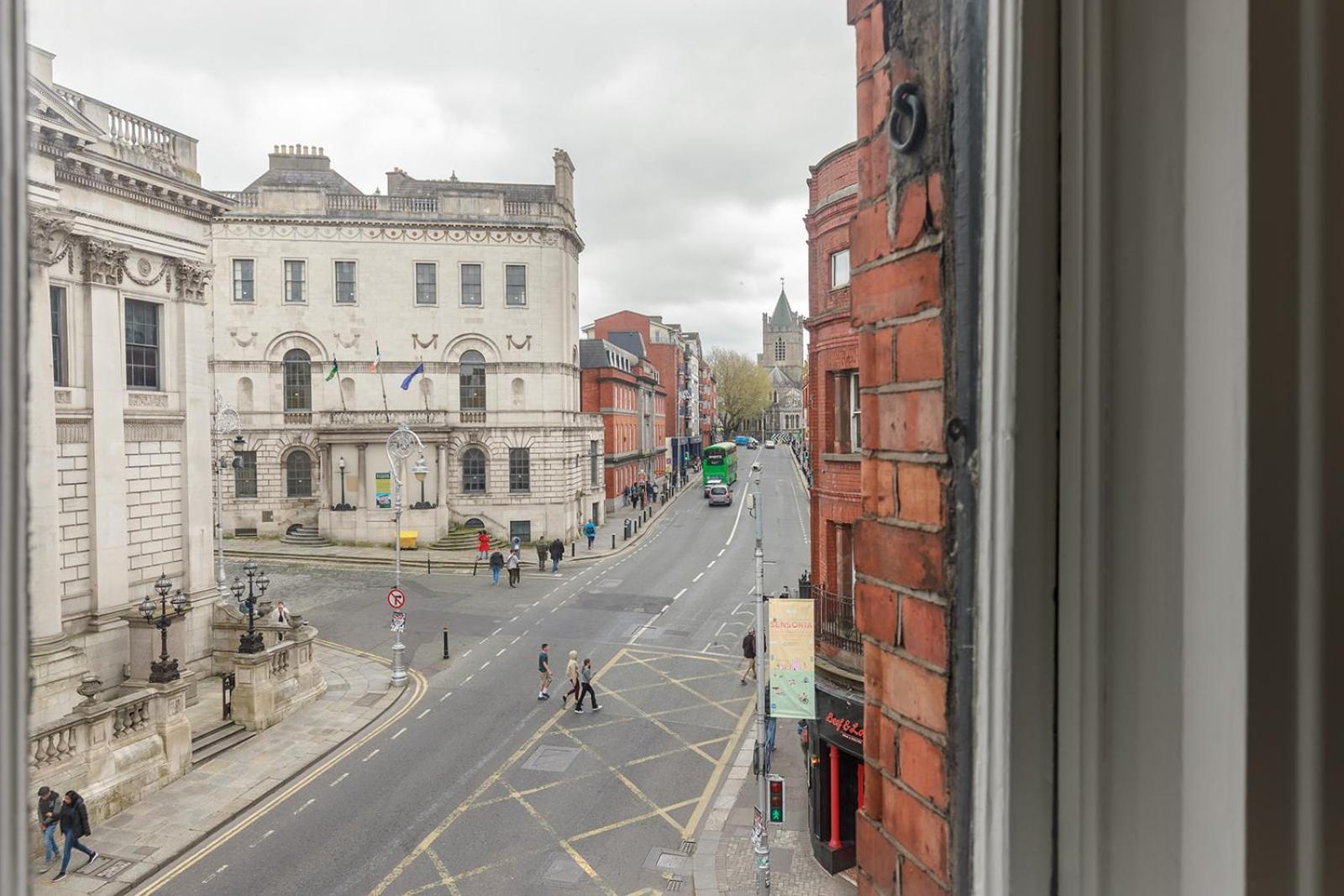 Dublin Castle Suites Exterior photo