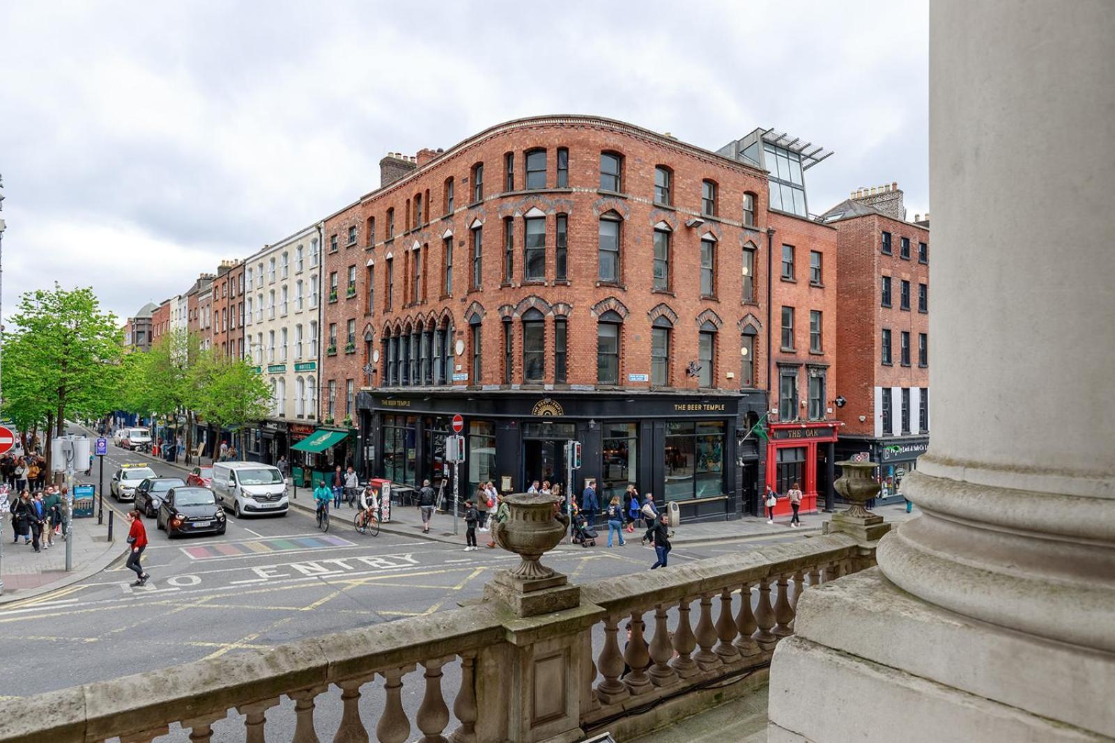 Dublin Castle Suites Exterior photo