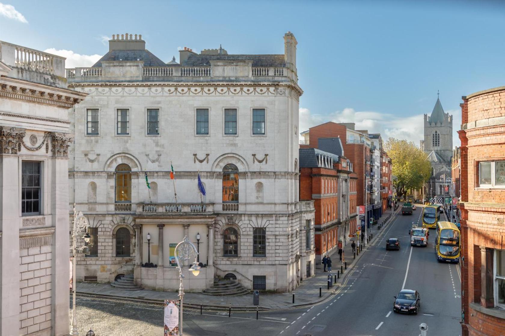 Dublin Castle Suites Exterior photo