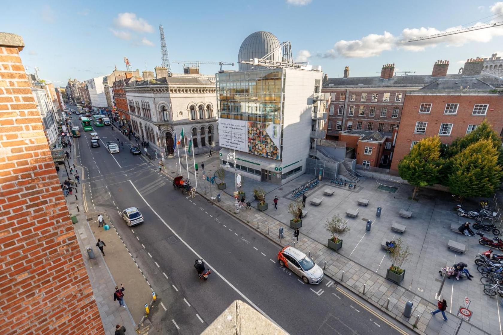 Dublin Castle Suites Exterior photo
